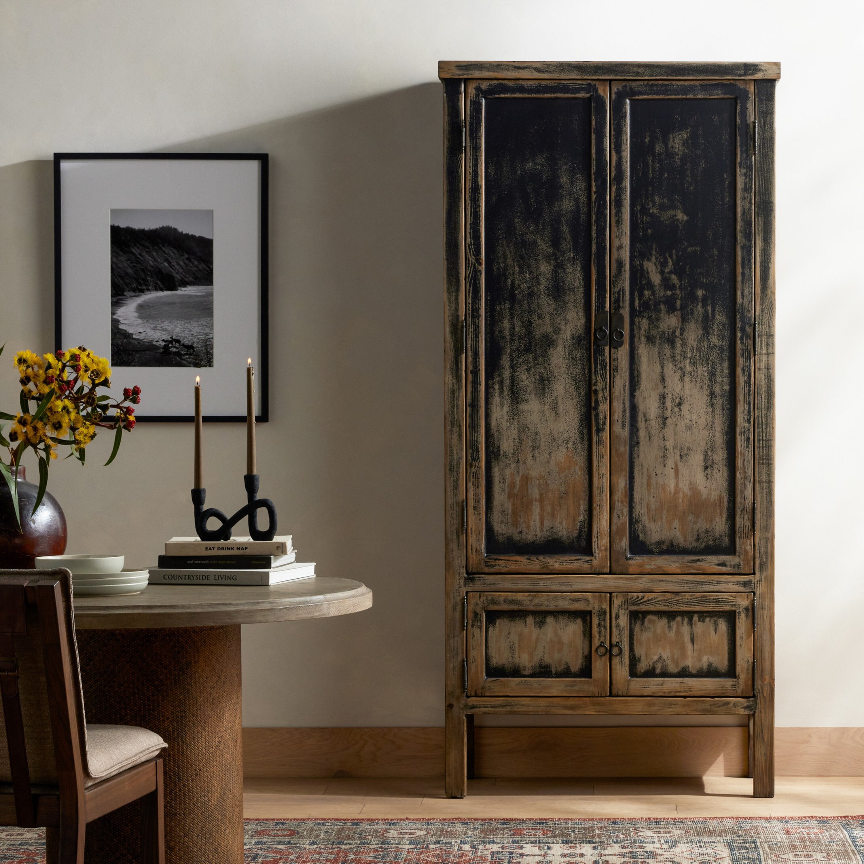 Dali Cabinet