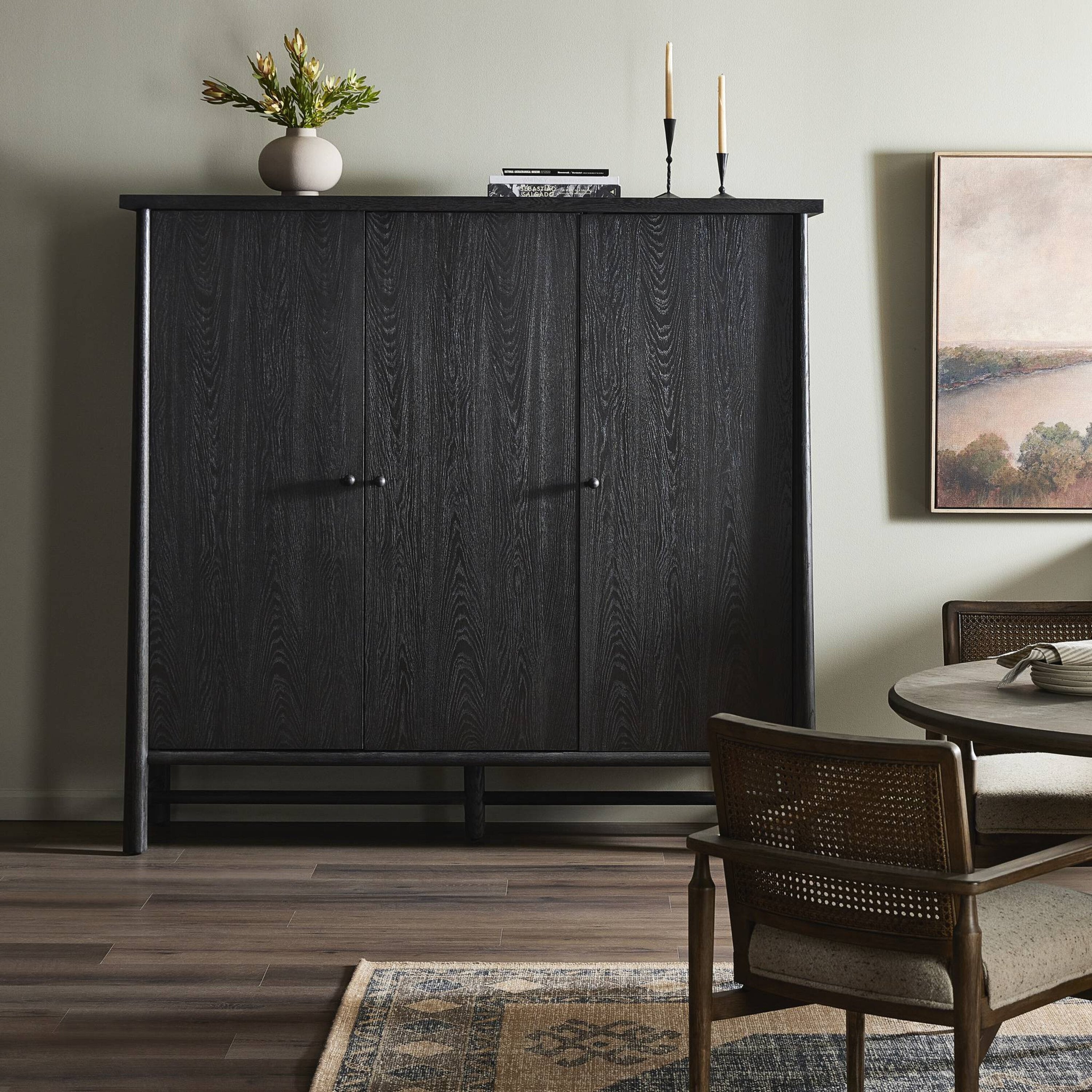 Eivissa Cabinet
