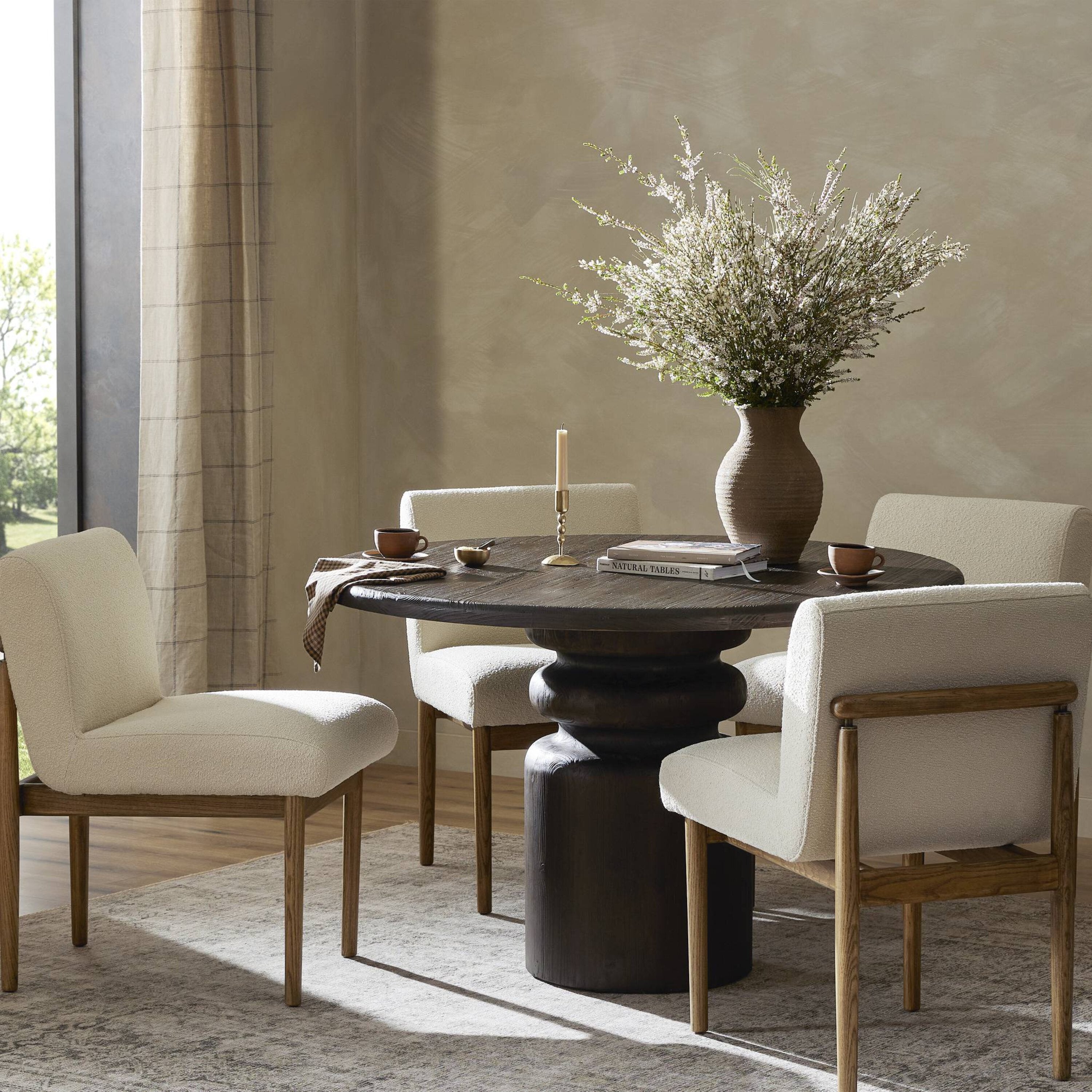 Gubbio Dining Table